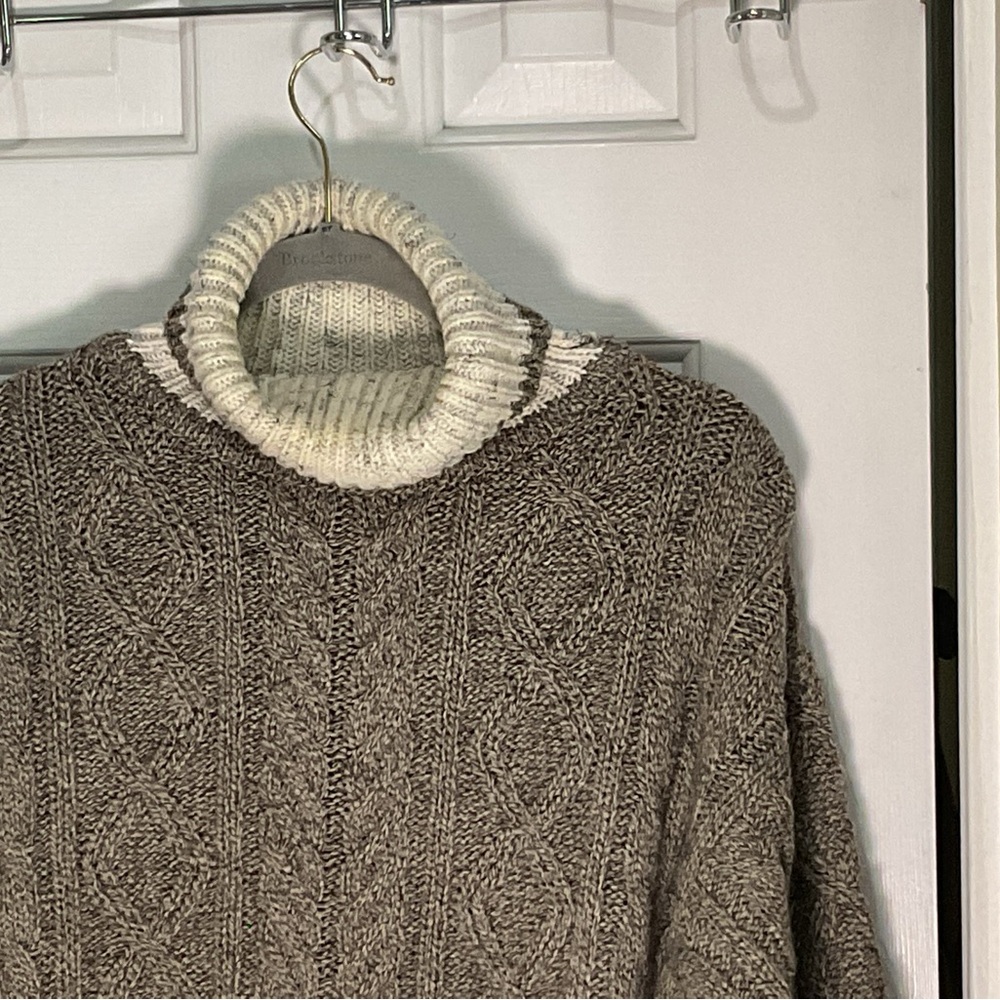 Vintage Puritan Brown and cream cable Knit Sweater. Wool blend with Cream Collar